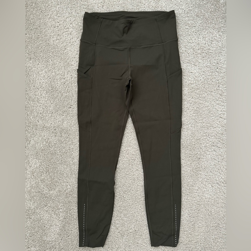 Lululemon Fast & Free Leggings / Size 8 / Green / 23 Legnth